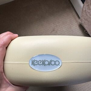 EUC Keekaroo Peanut Changing Pad